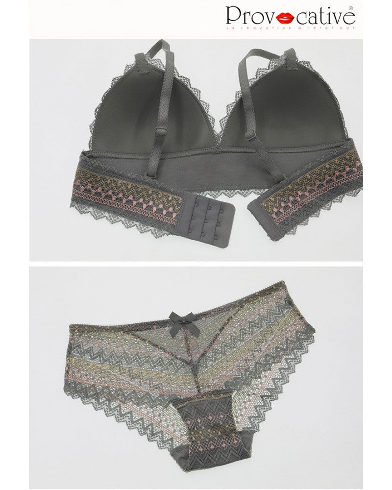 Attraction Ensemble Kaki